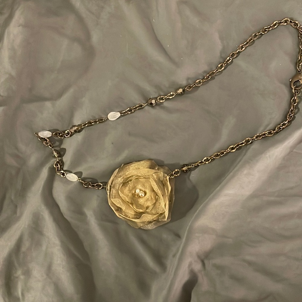 Flower necklace